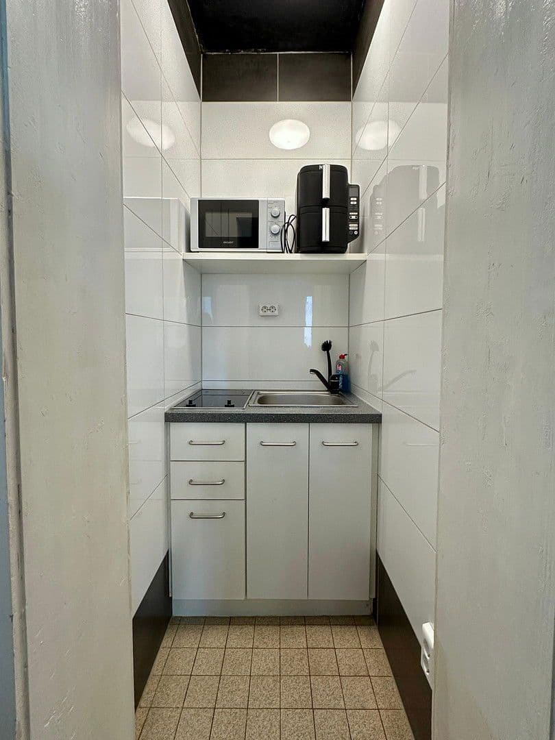 Pronájem bytu 1+1 30 m², Kronberger Straße 7, Frankfurt am Main, Hessen Pronájem bytu 1+1 30 m², Kronberger Straße 7, Frankfurt am Main, Hessen