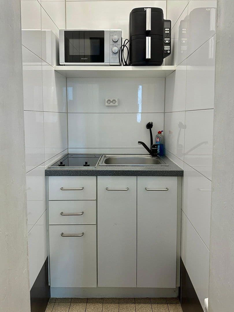 Pronájem bytu 1+1 30 m², Kronberger Straße 7, Frankfurt am Main, Hessen Pronájem bytu 1+1 30 m², Kronberger Straße 7, Frankfurt am Main, Hessen