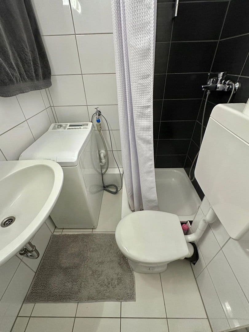 Pronájem bytu 1+1 30 m², Kronberger Straße 7, Frankfurt am Main, Hessen Pronájem bytu 1+1 30 m², Kronberger Straße 7, Frankfurt am Main, Hessen