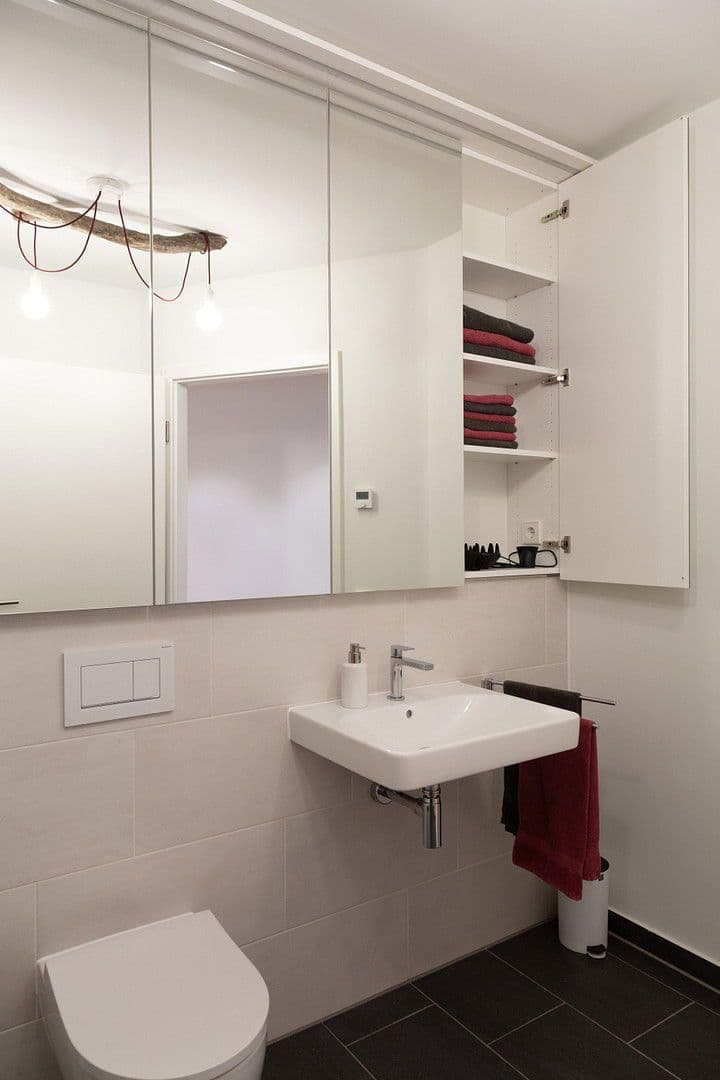 Pronájem bytu 2+1 57 m², Regerstraße 86, München, Bavorsko Pronájem bytu 2+1 57 m², Regerstraße 86, München, Bavorsko