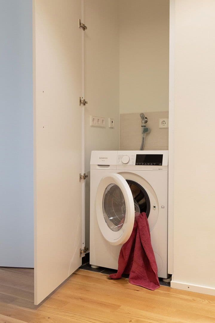 Pronájem bytu 2+1 57 m², Regerstraße 86, München, Bavorsko Pronájem bytu 2+1 57 m², Regerstraße 86, München, Bavorsko