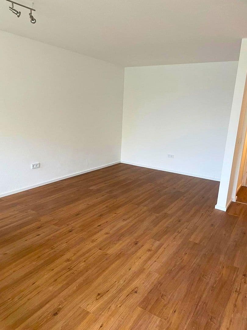 Pronájem bytu 1+1 40 m², Waldeysenstraße 17, Ingolstadt, Bavorsko Pronájem bytu 1+1 40 m², Waldeysenstraße 17, Ingolstadt, Bavorsko