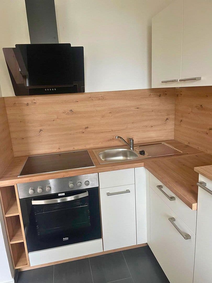 Pronájem bytu 1+1 40 m², Waldeysenstraße 17, Ingolstadt, Bavorsko Pronájem bytu 1+1 40 m², Waldeysenstraße 17, Ingolstadt, Bavorsko