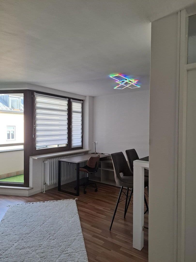 Prodej bytu 1+1 42 m², Schleißheimer Straße 63, München, Bavorsko Prodej bytu 1+1 42 m², Schleißheimer Straße 63, München, Bavorsko