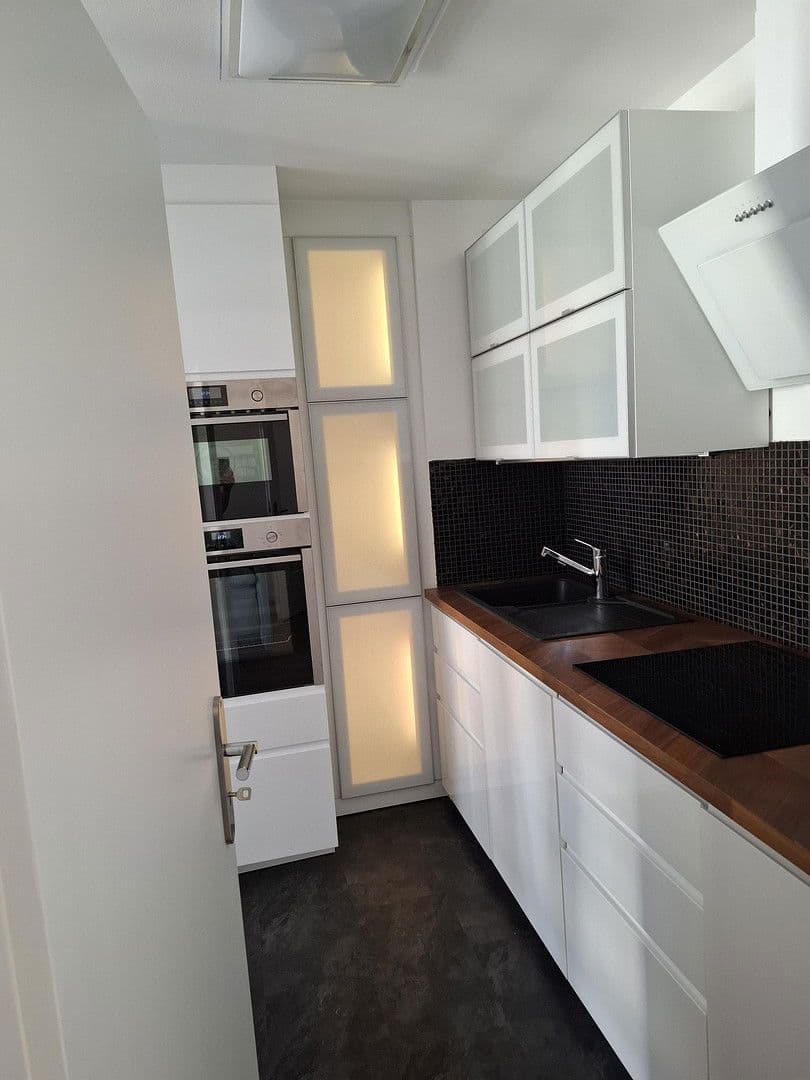 Prodej bytu 1+1 42 m², Schleißheimer Straße 63, München, Bavorsko Prodej bytu 1+1 42 m², Schleißheimer Straße 63, München, Bavorsko