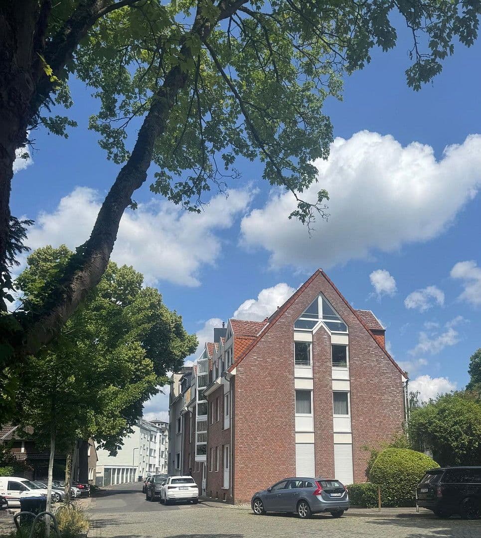 Prodej bytu 3+1 87 m², Friedrich von Spee Str. 46, Düsseldorf, Severní Porýní-Vestfálsko Prodej bytu 3+1 87 m², Friedrich von Spee Str. 46, Düsseldorf, Severní Porýní-Vestfálsko