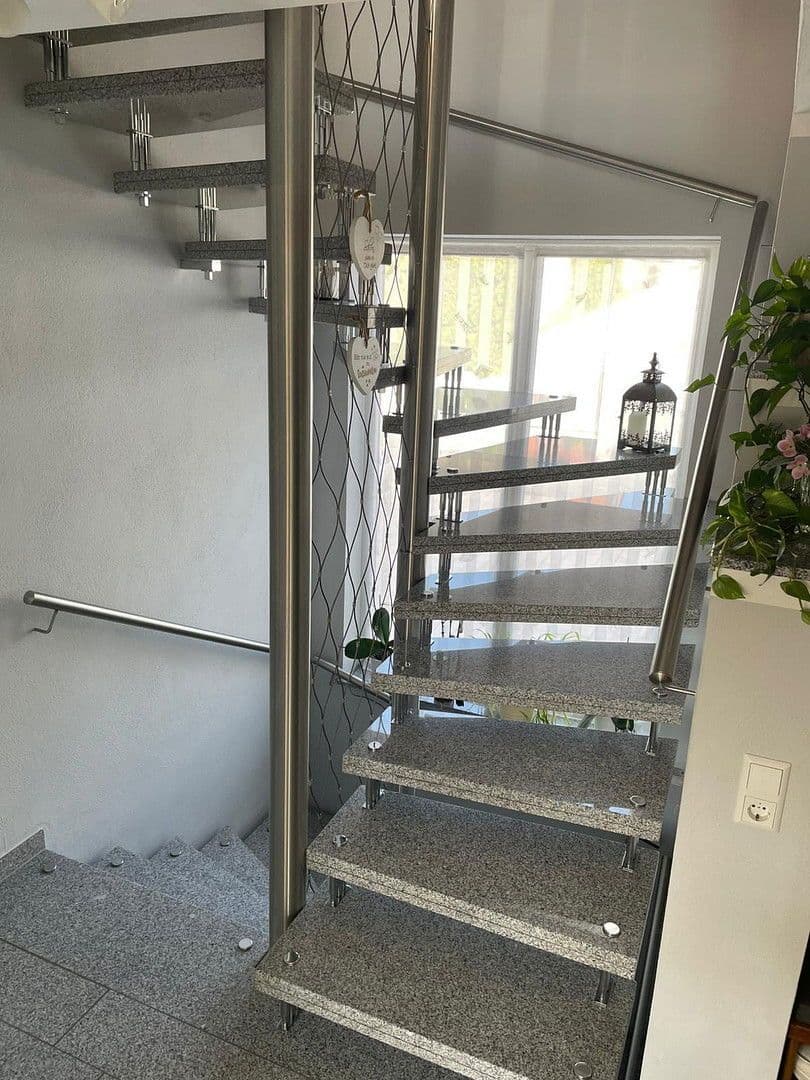 Prodej domu 210 m², pozemek 710 m², Hechingen, Bádensko-Württembersko Prodej domu 210 m², pozemek 710 m², Hechingen, Bádensko-Württembersko