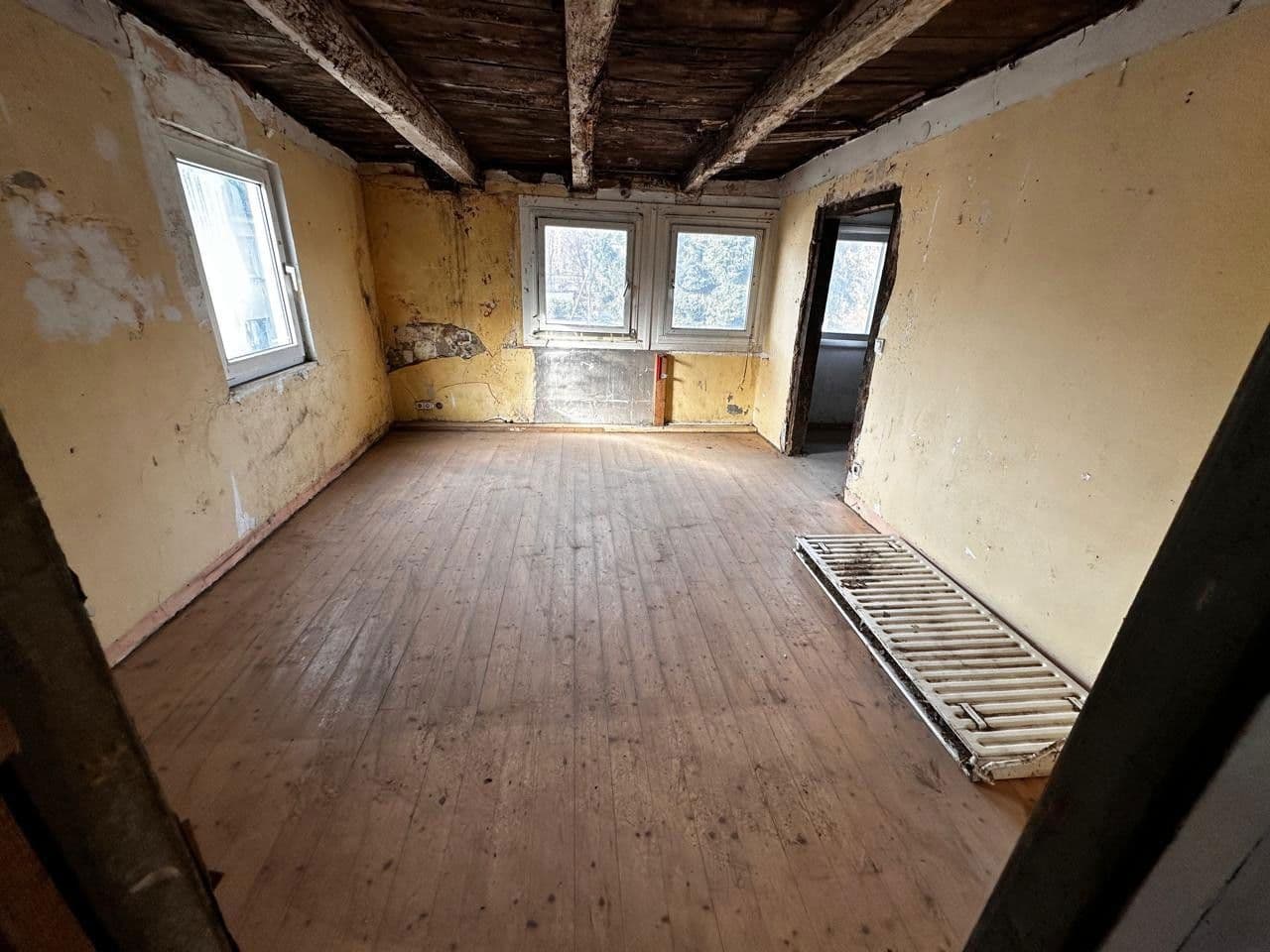 Prodej domu 396 m², pozemek 567 m², Wuppertal, Severní Porýní-Vestfálsko Prodej domu 396 m², pozemek 567 m², Wuppertal, Severní Porýní-Vestfálsko