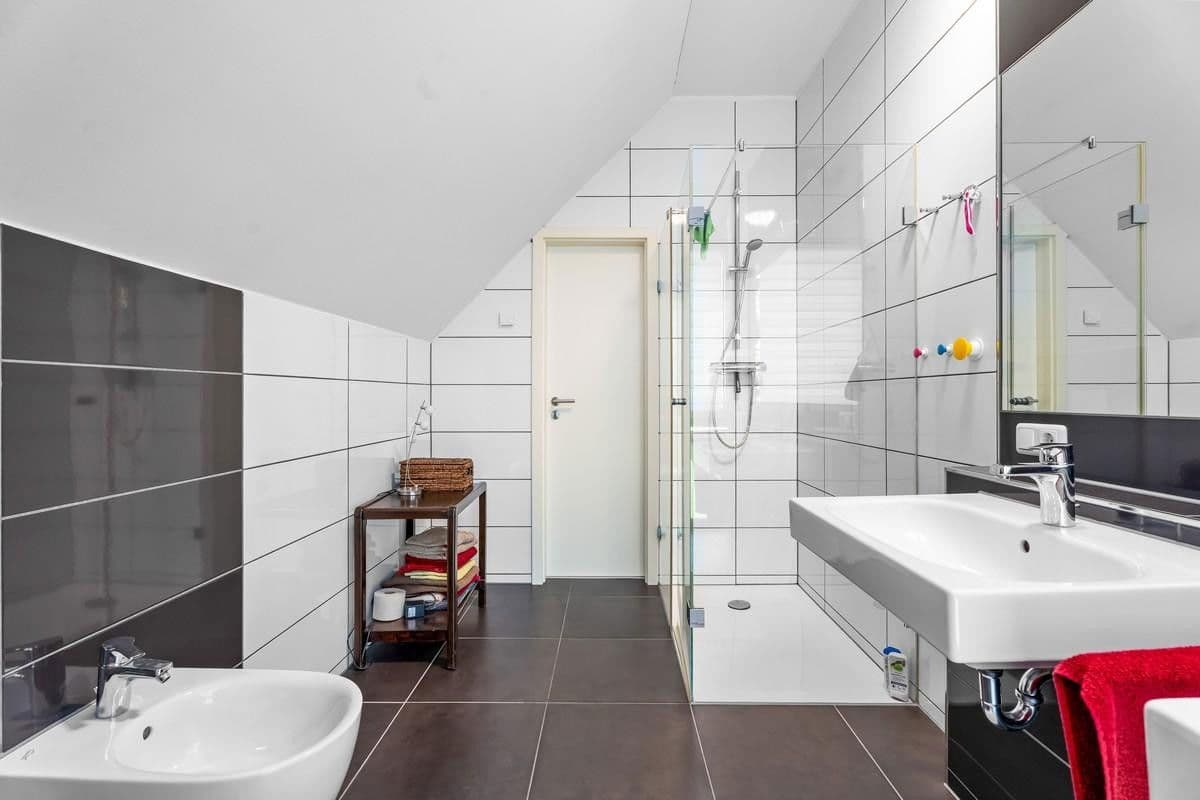 Prodej domu 175 m², pozemek 200 m², Goldammerweg 122b, Cáchy, Severní Porýní-Vestfálsko Prodej domu 175 m², pozemek 200 m², Goldammerweg 122b, Cáchy, Severní Porýní-Vestfálsko