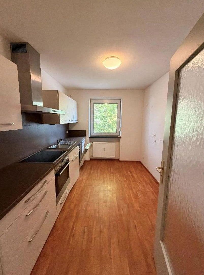 Prodej domu 1.092 m², pozemek 2.337 m², Herzogenaurach, Bavorsko Prodej domu 1.092 m², pozemek 2.337 m², Herzogenaurach, Bavorsko