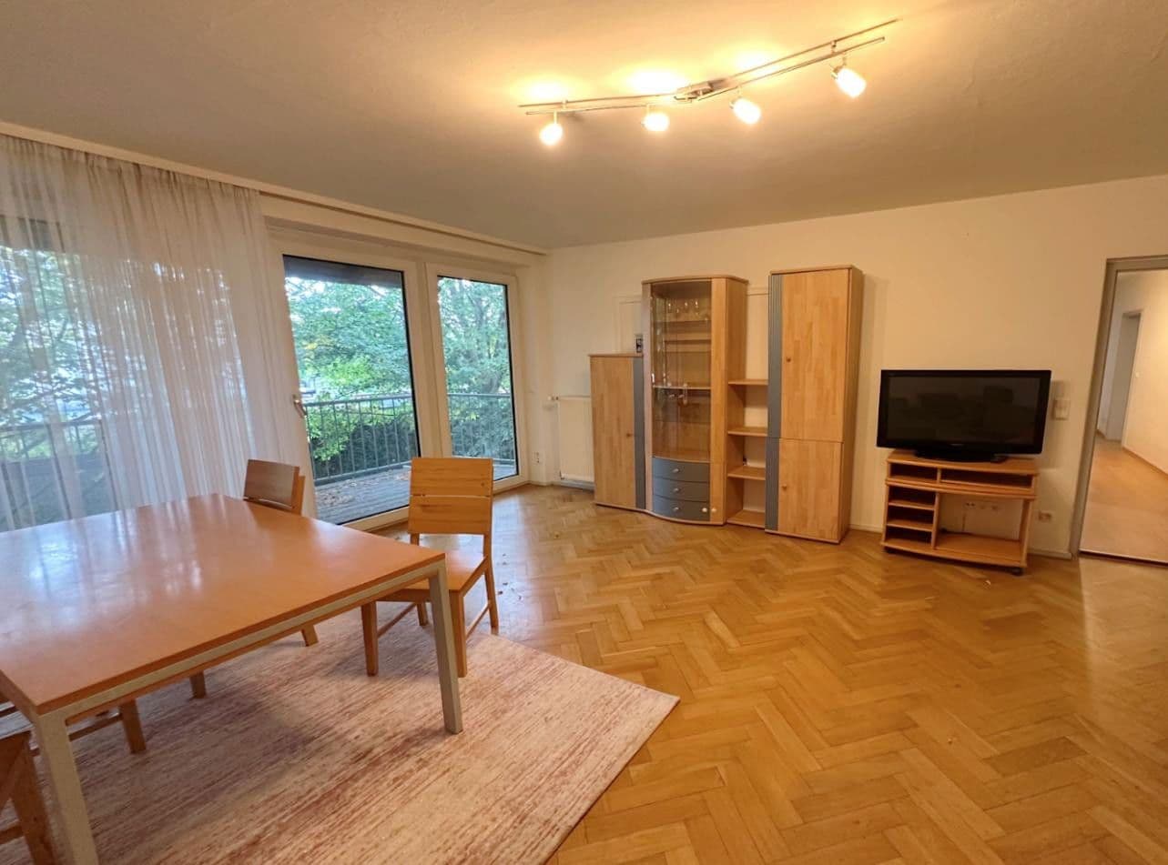 Prodej domu 1.092 m², pozemek 2.337 m², Herzogenaurach, Bavorsko Prodej domu 1.092 m², pozemek 2.337 m², Herzogenaurach, Bavorsko