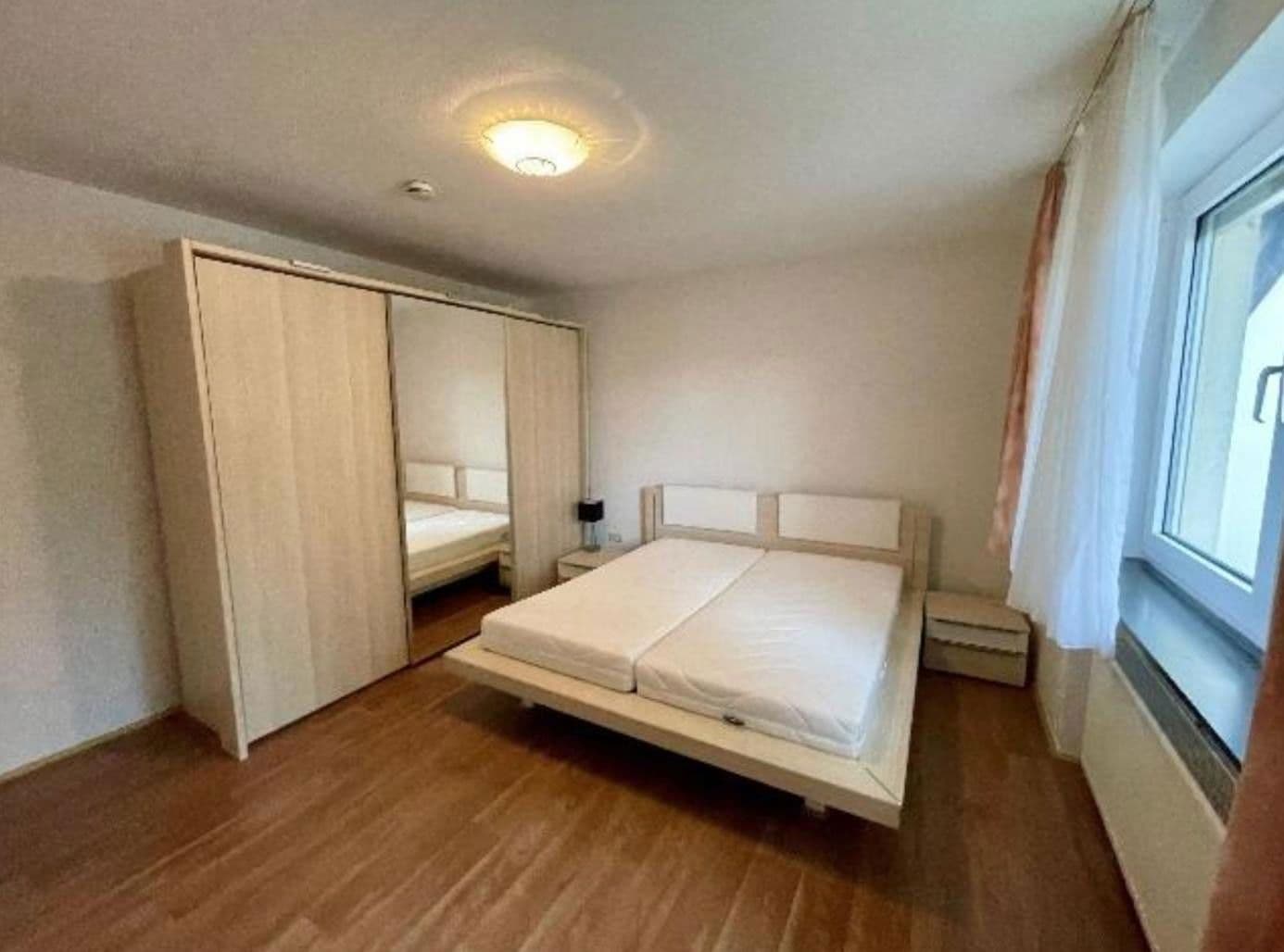 Prodej domu 1.092 m², pozemek 2.337 m², Herzogenaurach, Bavorsko Prodej domu 1.092 m², pozemek 2.337 m², Herzogenaurach, Bavorsko