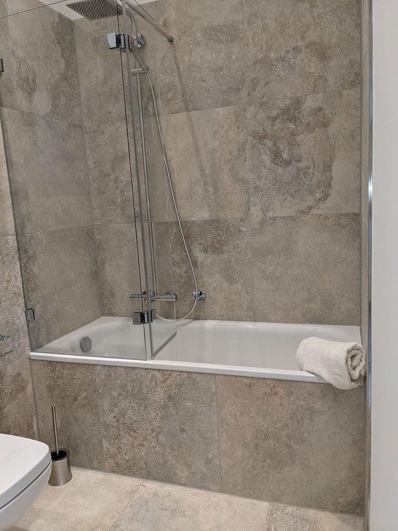 Pronájem bytu 2+1 63 m², Leydenallee 56, Berlin, Berlín Pronájem bytu 2+1 63 m², Leydenallee 56, Berlin, Berlín