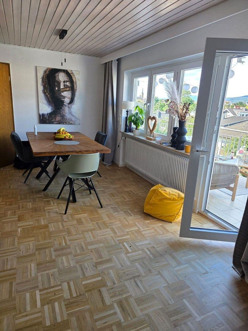 Pronájem bytu 3+1 100 m², Deidesheim, Porýní-Falc Pronájem bytu 3+1 100 m², Deidesheim, Porýní-Falc