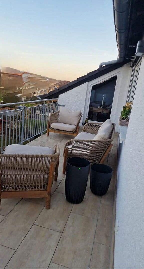 Pronájem bytu 3+1 100 m², Deidesheim, Porýní-Falc Pronájem bytu 3+1 100 m², Deidesheim, Porýní-Falc