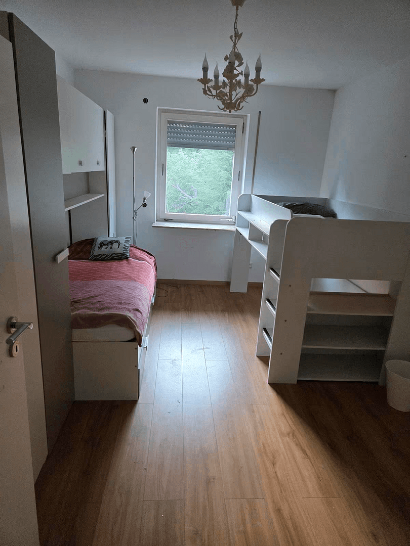 Prodej domu 160 m², pozemek 555 m², Hermann-Strebel-Str. 11, Nürnberg, Bavorsko Prodej domu 160 m², pozemek 555 m², Hermann-Strebel-Str. 11, Nürnberg, Bavorsko