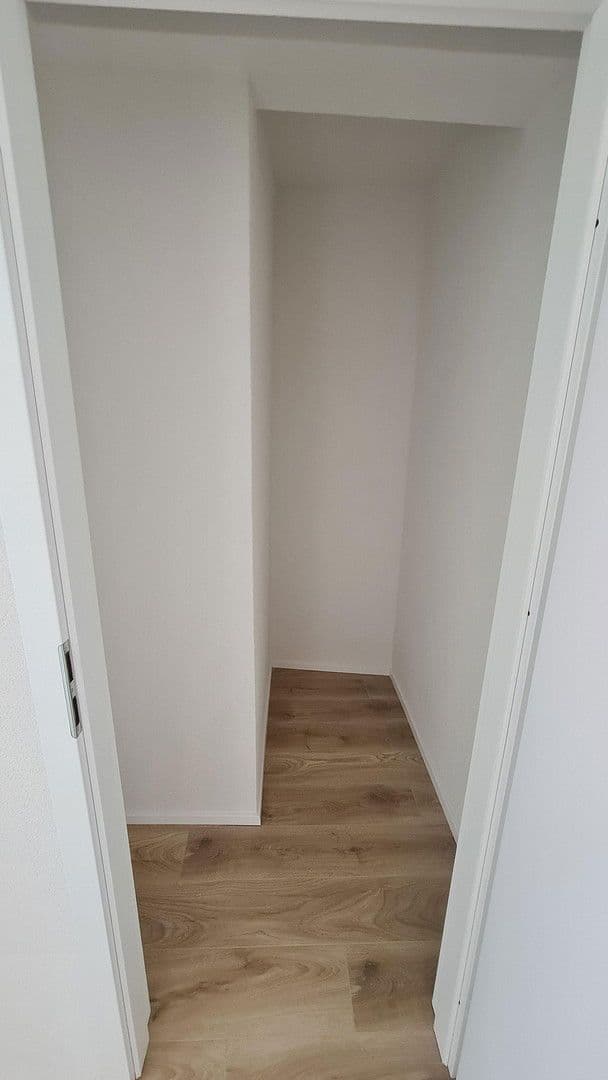 Pronájem bytu 3+1 90 m², Westliche Karl-Friedrich-Straße 150, Pforzheim, Bádensko-Württembersko Pronájem bytu 3+1 90 m², Westliche Karl-Friedrich-Straße 150, Pforzheim, Bádensko-Württembersko
