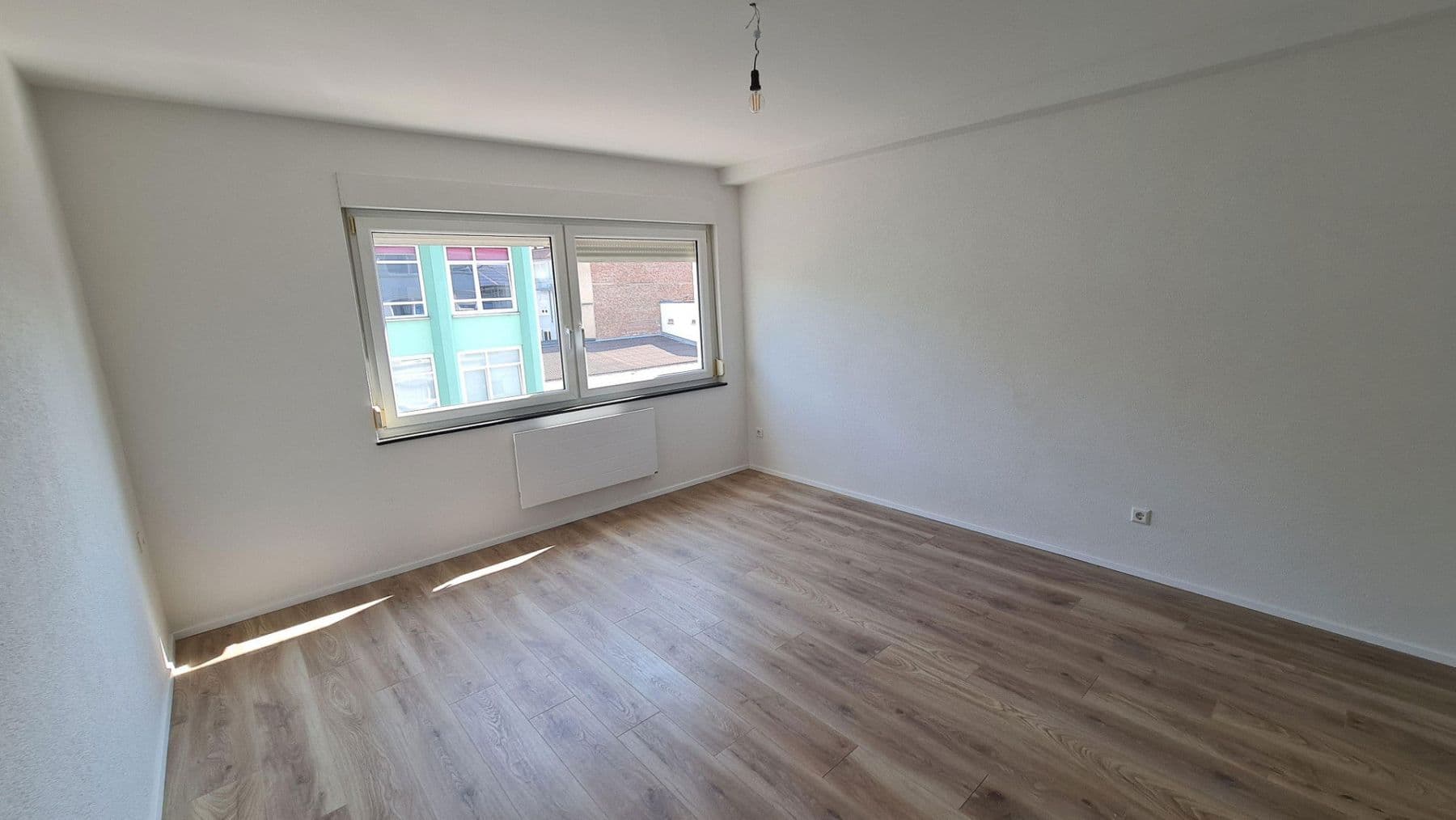 Pronájem bytu 3+1 90 m², Westliche Karl-Friedrich-Straße 150, Pforzheim, Bádensko-Württembersko Pronájem bytu 3+1 90 m², Westliche Karl-Friedrich-Straße 150, Pforzheim, Bádensko-Württembersko