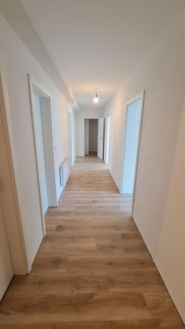 Pronájem bytu 3+1 90 m², Westliche Karl-Friedrich-Straße 150, Pforzheim, Bádensko-Württembersko Pronájem bytu 3+1 90 m², Westliche Karl-Friedrich-Straße 150, Pforzheim, Bádensko-Württembersko