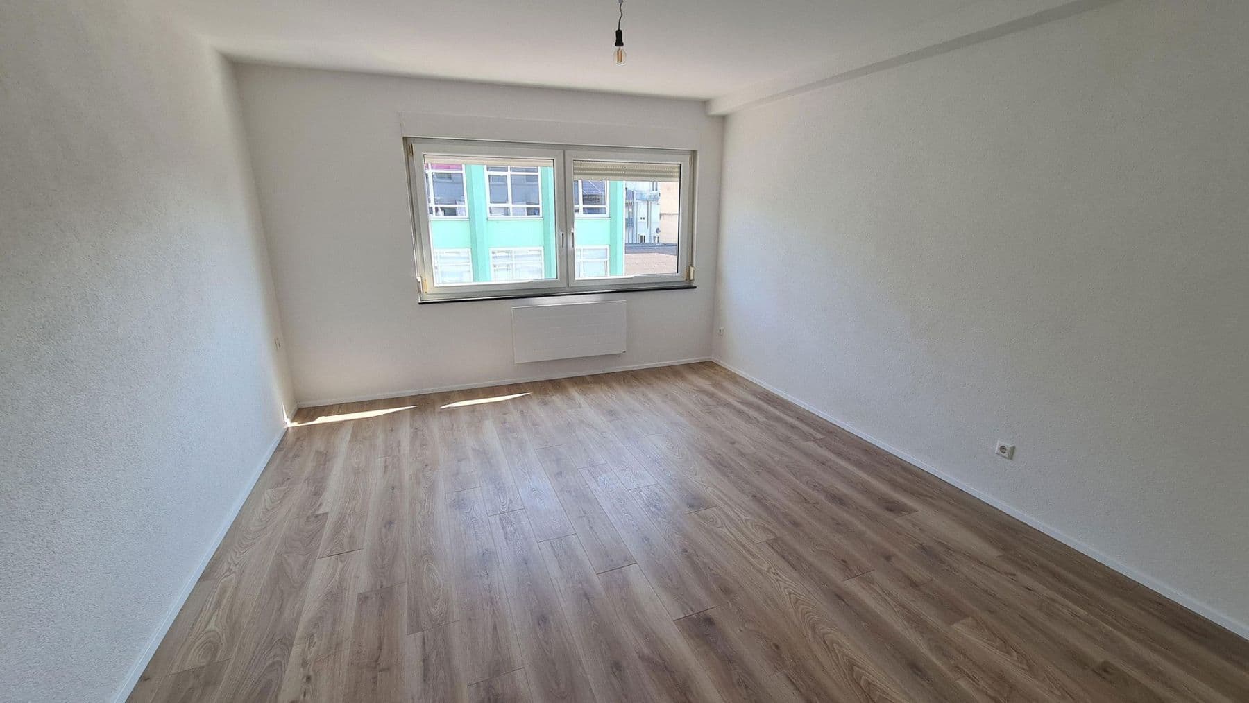 Pronájem bytu 3+1 90 m², Westliche Karl-Friedrich-Straße 150, Pforzheim, Bádensko-Württembersko Pronájem bytu 3+1 90 m², Westliche Karl-Friedrich-Straße 150, Pforzheim, Bádensko-Württembersko
