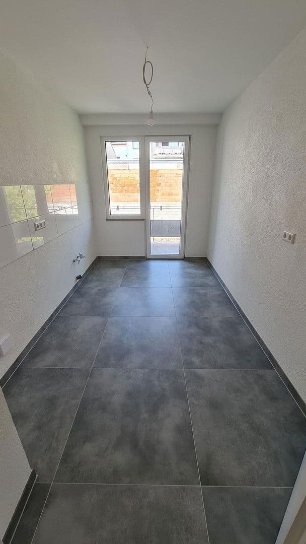 Pronájem bytu 3+1 90 m², Westliche Karl-Friedrich-Straße 150, Pforzheim, Bádensko-Württembersko Pronájem bytu 3+1 90 m², Westliche Karl-Friedrich-Straße 150, Pforzheim, Bádensko-Württembersko