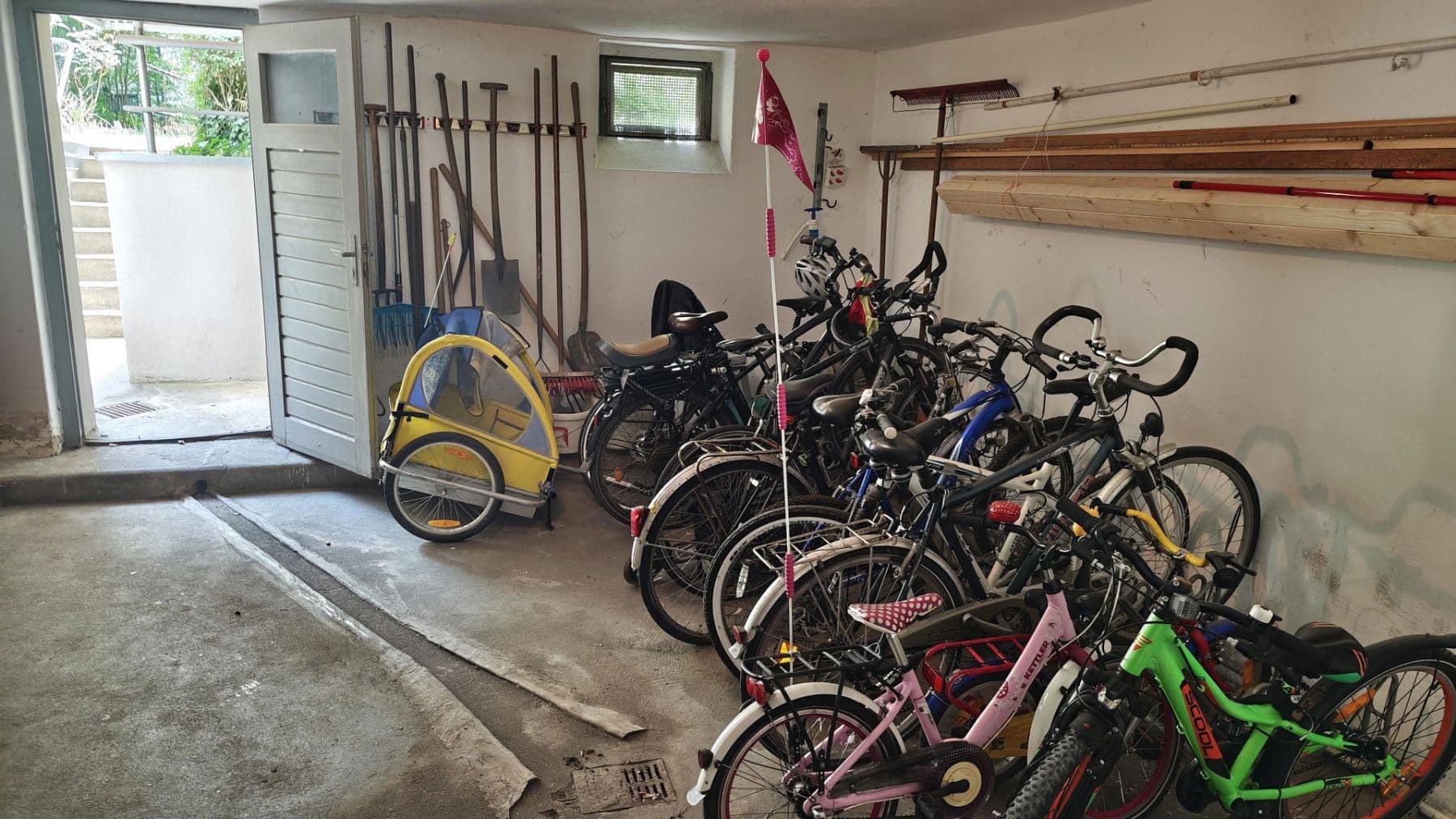 Pronájem bytu 4+1 115 m², Steinmetzstr. 6, Hannover, Dolní Sasko Pronájem bytu 4+1 115 m², Steinmetzstr. 6, Hannover, Dolní Sasko