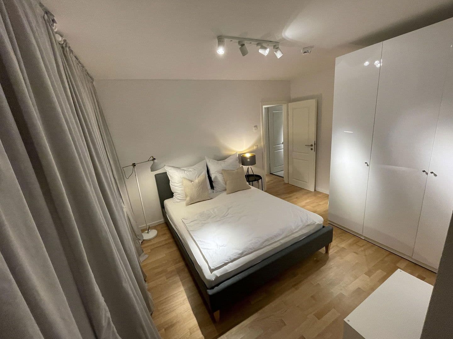 Pronájem bytu 3+1 92 m², Schwedterstr. 0, Berlin, Berlín Pronájem bytu 3+1 92 m², Schwedterstr. 0, Berlin, Berlín