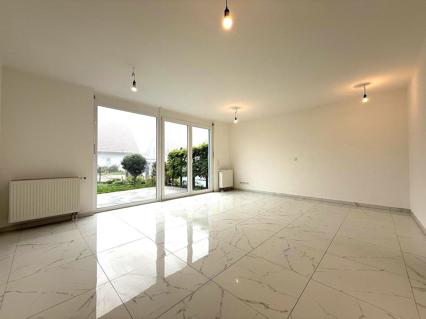 Prodej domu 137 m², pozemek 200 m², Am Weiher 26, Weingarten (Pfalz), Porýní-Falc Prodej domu 137 m², pozemek 200 m², Am Weiher 26, Weingarten (Pfalz), Porýní-Falc