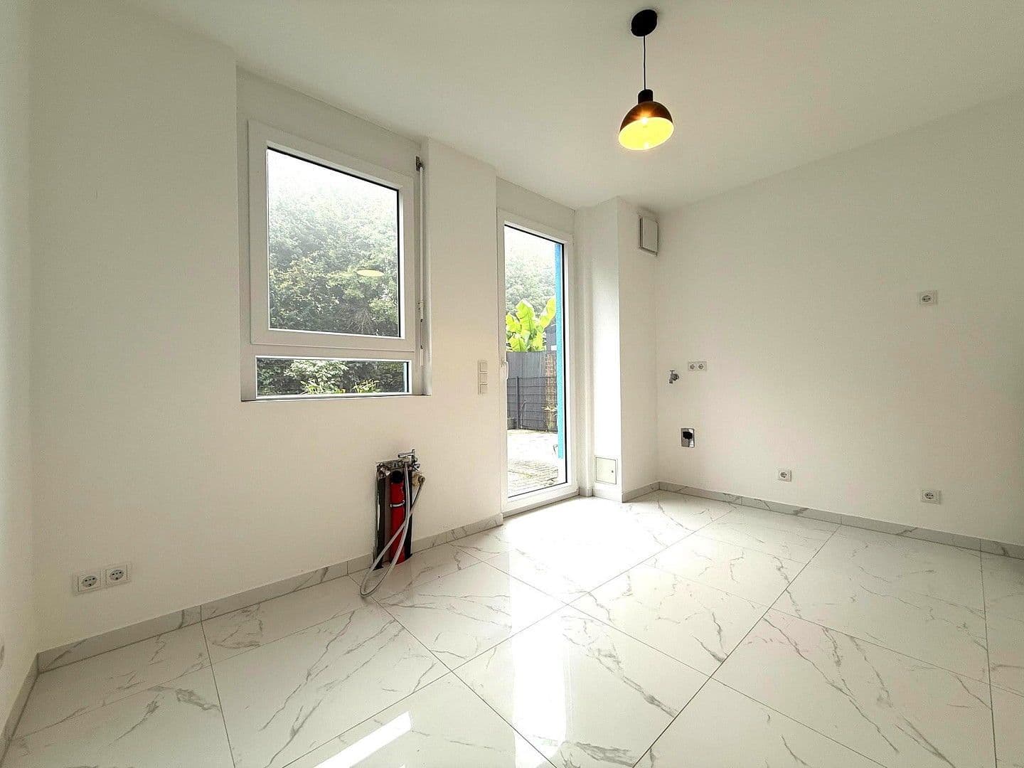 Prodej domu 137 m², pozemek 200 m², Am Weiher 26, Weingarten (Pfalz), Porýní-Falc Prodej domu 137 m², pozemek 200 m², Am Weiher 26, Weingarten (Pfalz), Porýní-Falc