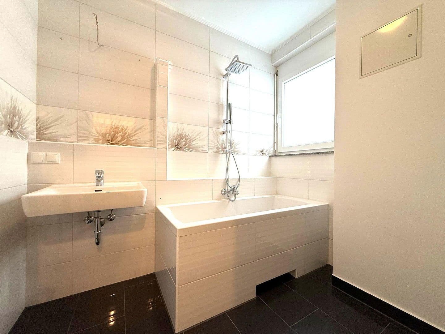 Prodej domu 137 m², pozemek 200 m², Am Weiher 26, Weingarten (Pfalz), Porýní-Falc Prodej domu 137 m², pozemek 200 m², Am Weiher 26, Weingarten (Pfalz), Porýní-Falc