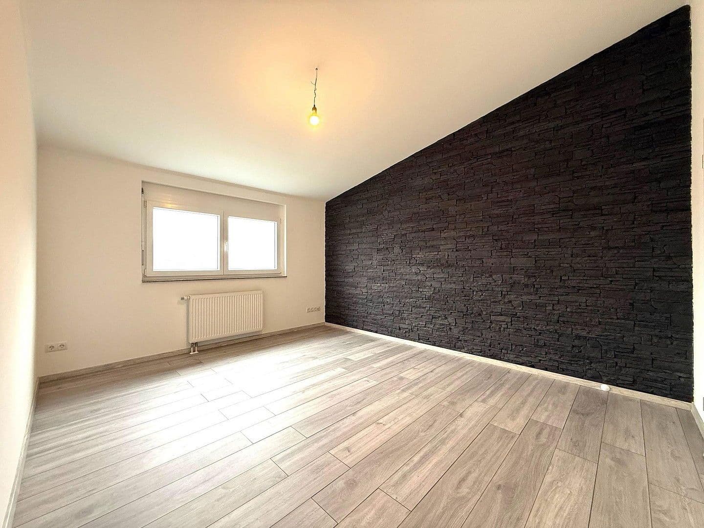 Prodej domu 137 m², pozemek 200 m², Am Weiher 26, Weingarten (Pfalz), Porýní-Falc Prodej domu 137 m², pozemek 200 m², Am Weiher 26, Weingarten (Pfalz), Porýní-Falc