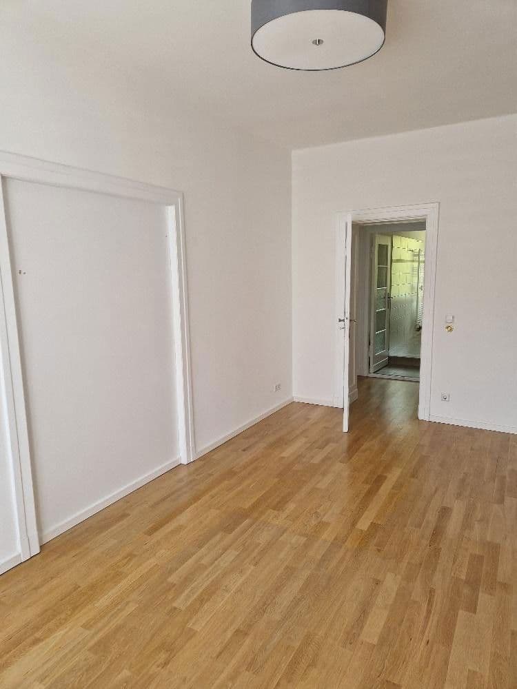 Prodej bytu 3+kk 85 m², Klingsorplatz 2, Berlin, Berlín Prodej bytu 3+kk 85 m², Klingsorplatz 2, Berlin, Berlín