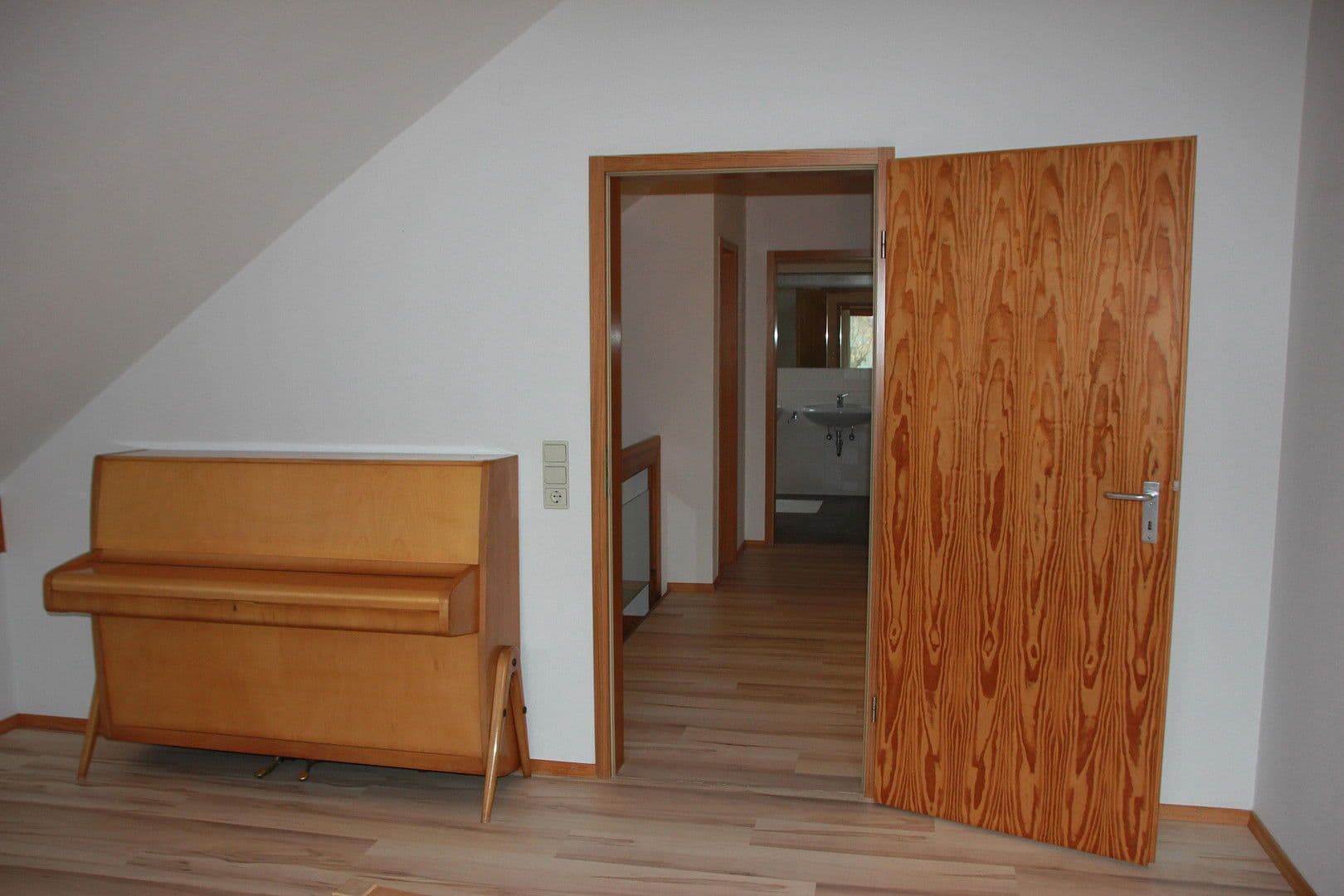 Prodej domu 147 m², pozemek 988 m², Biberach an der Riß, Bádensko-Württembersko Prodej domu 147 m², pozemek 988 m², Biberach an der Riß, Bádensko-Württembersko