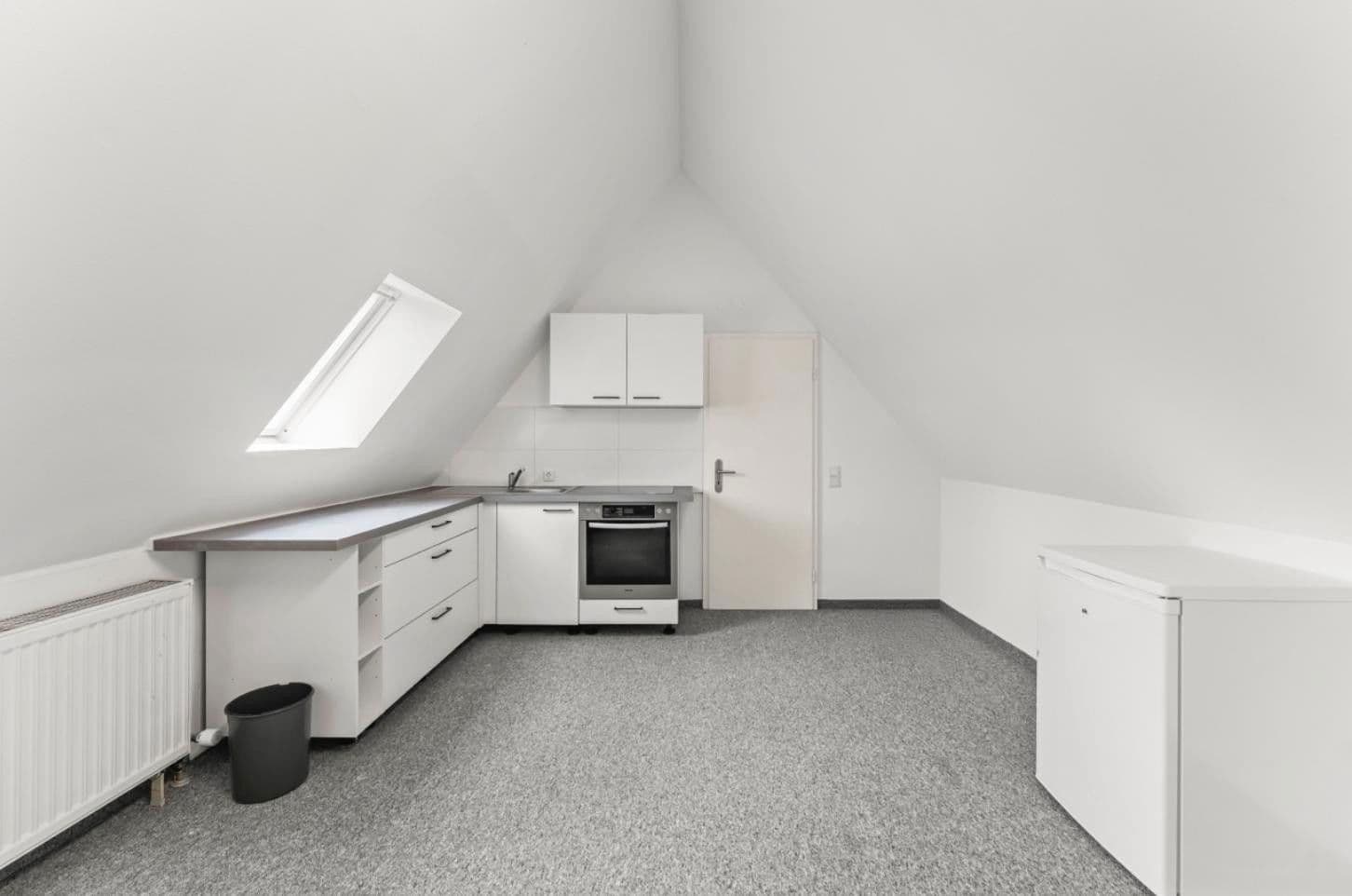 Prodej domu 275 m², pozemek 481 m², Erlangen, Bavorsko Prodej domu 275 m², pozemek 481 m², Erlangen, Bavorsko
