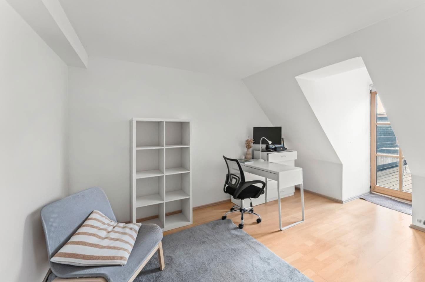 Prodej domu 275 m², pozemek 481 m², Erlangen, Bavorsko Prodej domu 275 m², pozemek 481 m², Erlangen, Bavorsko