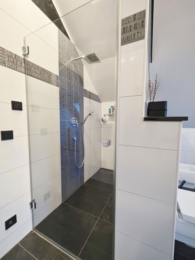 Prodej domu 163 m², pozemek 522 m², Rheinbach, Severní Porýní-Vestfálsko Prodej domu 163 m², pozemek 522 m², Rheinbach, Severní Porýní-Vestfálsko