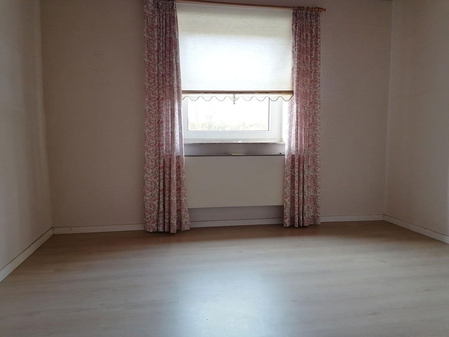 Pronájem bytu 3+1 80 m², Unstrutstrasse 12, Braunschweig, Dolní Sasko Pronájem bytu 3+1 80 m², Unstrutstrasse 12, Braunschweig, Dolní Sasko