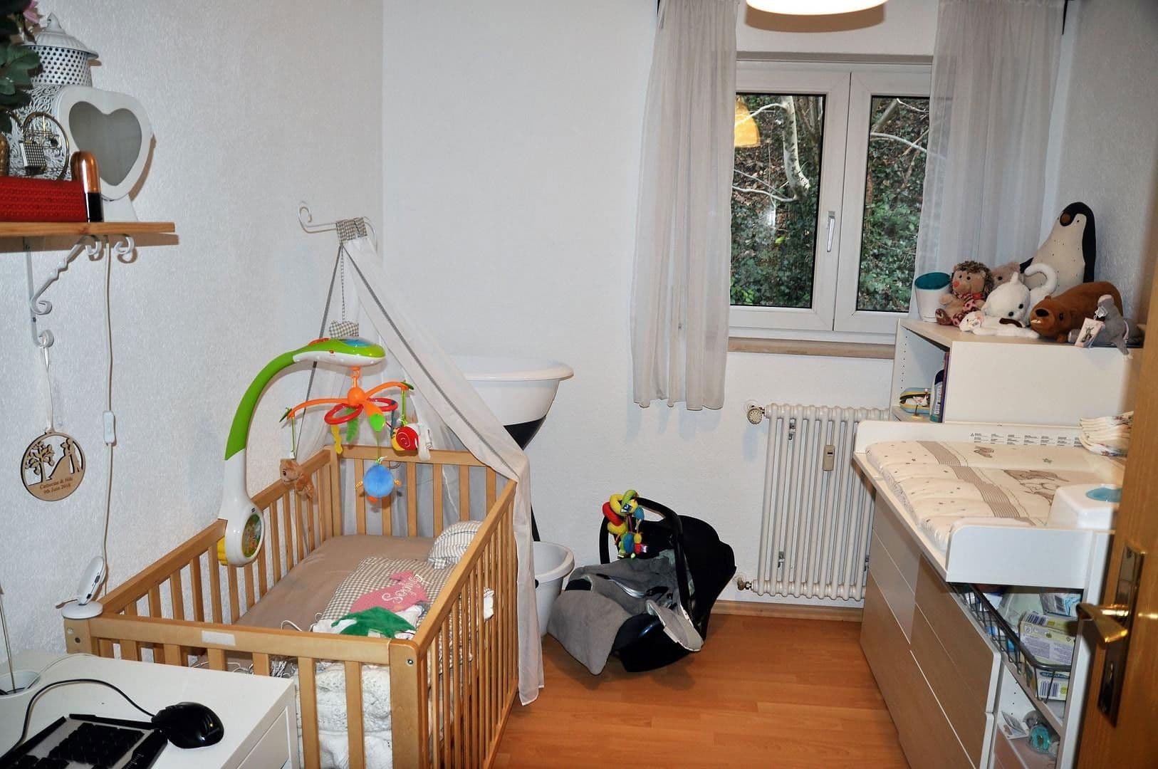 Pronájem bytu 3+1 71 m², Bergstrasse 34c, Lörrach, Bádensko-Württembersko Pronájem bytu 3+1 71 m², Bergstrasse 34c, Lörrach, Bádensko-Württembersko