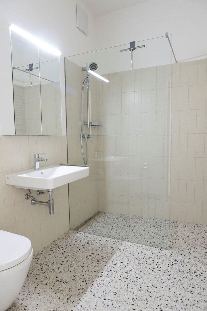 Pronájem bytu 2+1 58 m², Eisenbahnstr. 21, Waldshut-Tiengen, Bádensko-Württembersko Pronájem bytu 2+1 58 m², Eisenbahnstr. 21, Waldshut-Tiengen, Bádensko-Württembersko