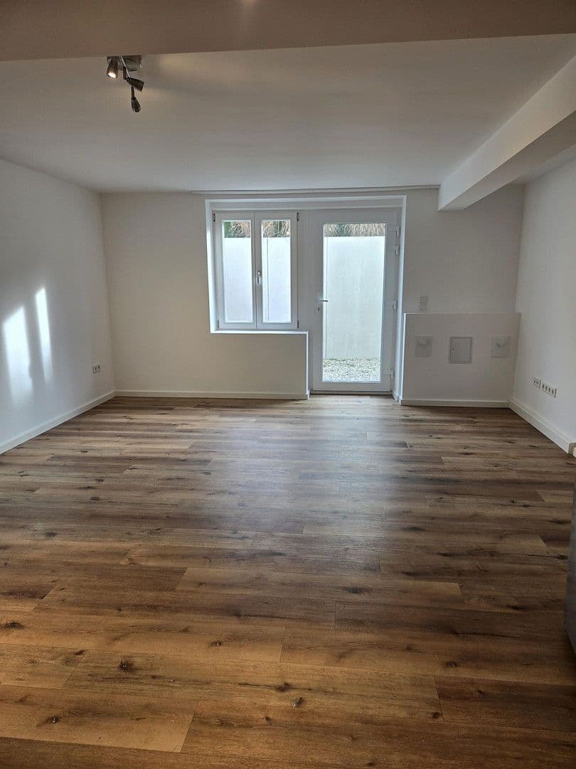 Pronájem bytu 3+1 70 m², Seegarten 3, Waldbüttelbrunn, Bavorsko Pronájem bytu 3+1 70 m², Seegarten 3, Waldbüttelbrunn, Bavorsko