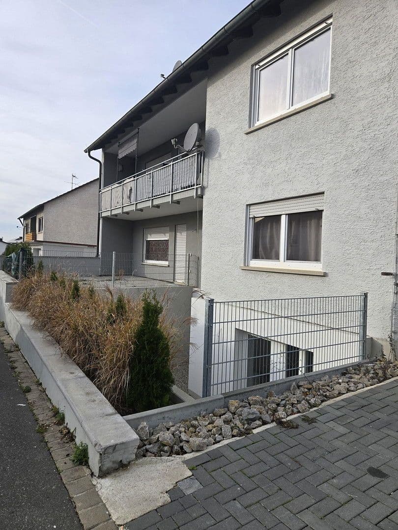 Pronájem bytu 3+1 70 m², Seegarten 3, Waldbüttelbrunn, Bavorsko Pronájem bytu 3+1 70 m², Seegarten 3, Waldbüttelbrunn, Bavorsko
