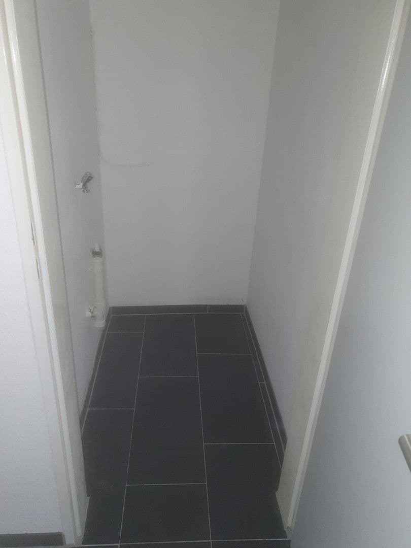 Pronájem bytu 2+1 63 m², Rheinstr. 16, Krefeld, Severní Porýní-Vestfálsko Pronájem bytu 2+1 63 m², Rheinstr. 16, Krefeld, Severní Porýní-Vestfálsko