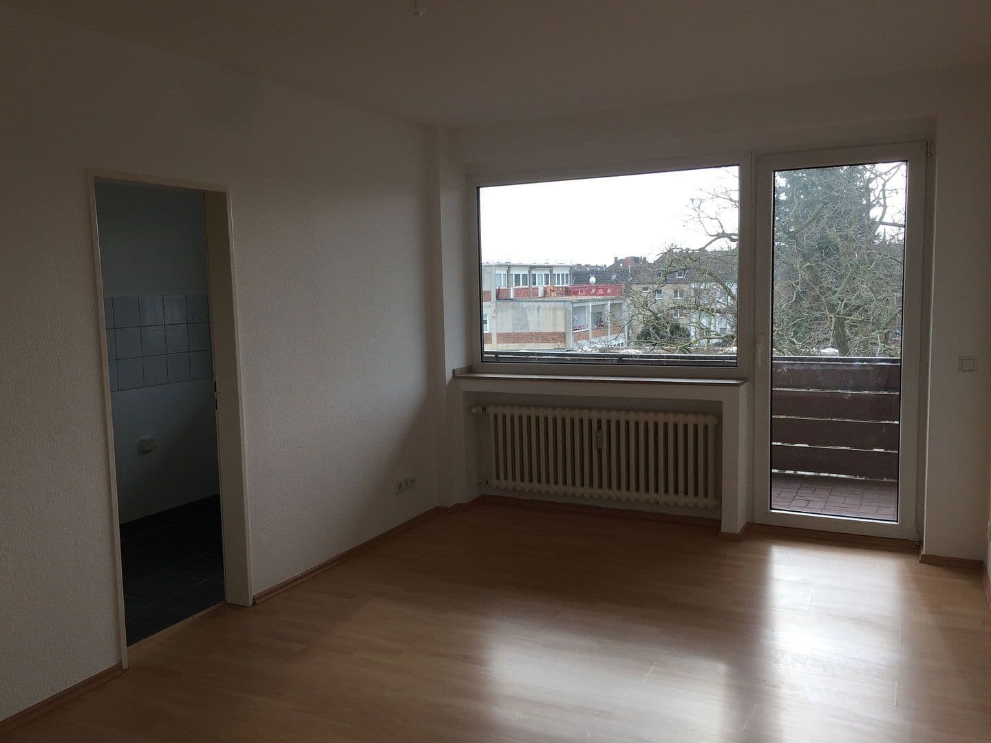 Pronájem bytu 2+1 63 m², Rheinstr. 16, Krefeld, Severní Porýní-Vestfálsko Pronájem bytu 2+1 63 m², Rheinstr. 16, Krefeld, Severní Porýní-Vestfálsko