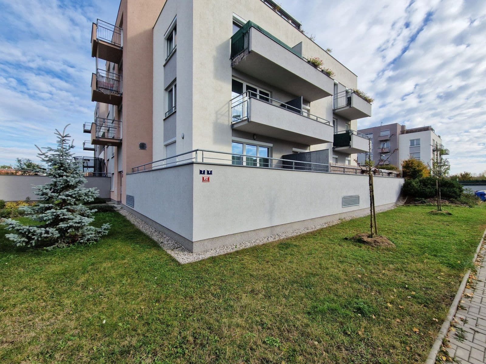 Pronájem bytu 1+kk 35 m², Hlučkova, Praha, Praha Pronájem bytu 1+kk 35 m², Hlučkova, Praha, Praha