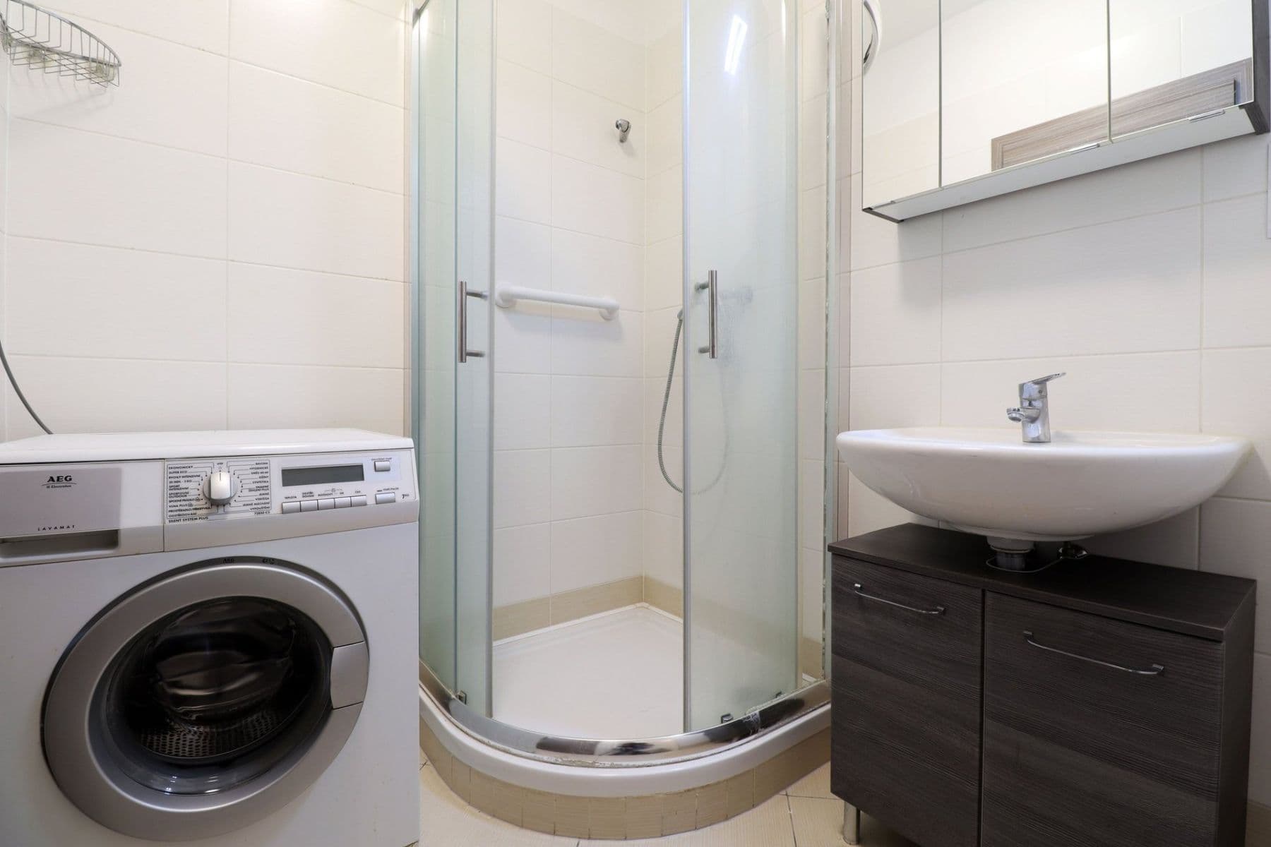 Pronájem bytu 1+kk 35 m², Hlučkova, Praha, Praha Pronájem bytu 1+kk 35 m², Hlučkova, Praha, Praha