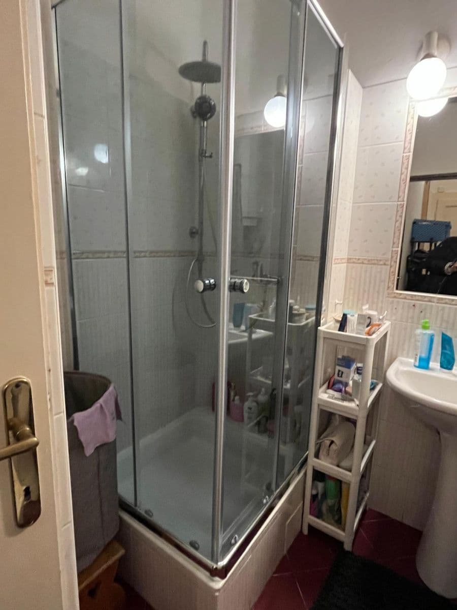 Prodej bytu 2+kk 50 m², U Kaštanu, Praha, Praha Prodej bytu 2+kk 50 m², U Kaštanu, Praha, Praha