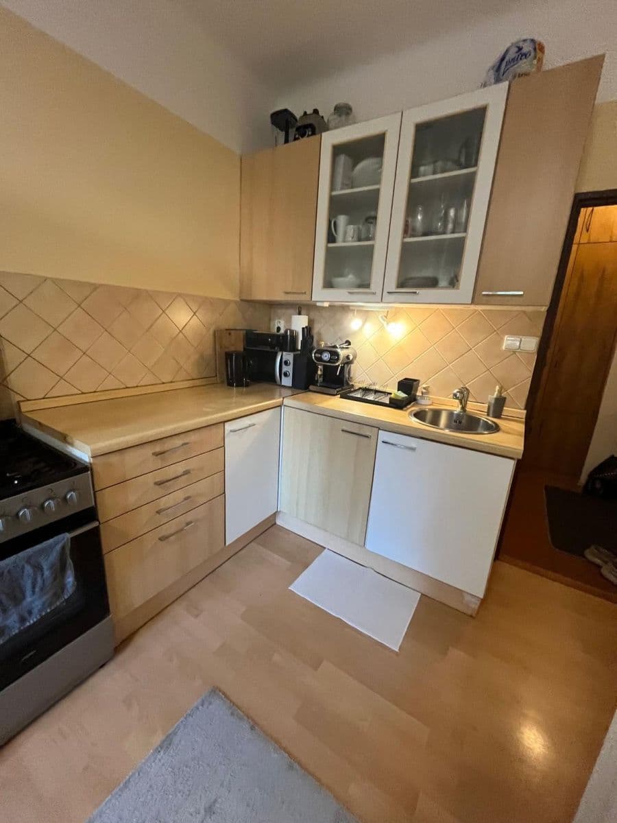 Prodej bytu 2+kk 50 m², U Kaštanu, Praha, Praha Prodej bytu 2+kk 50 m², U Kaštanu, Praha, Praha