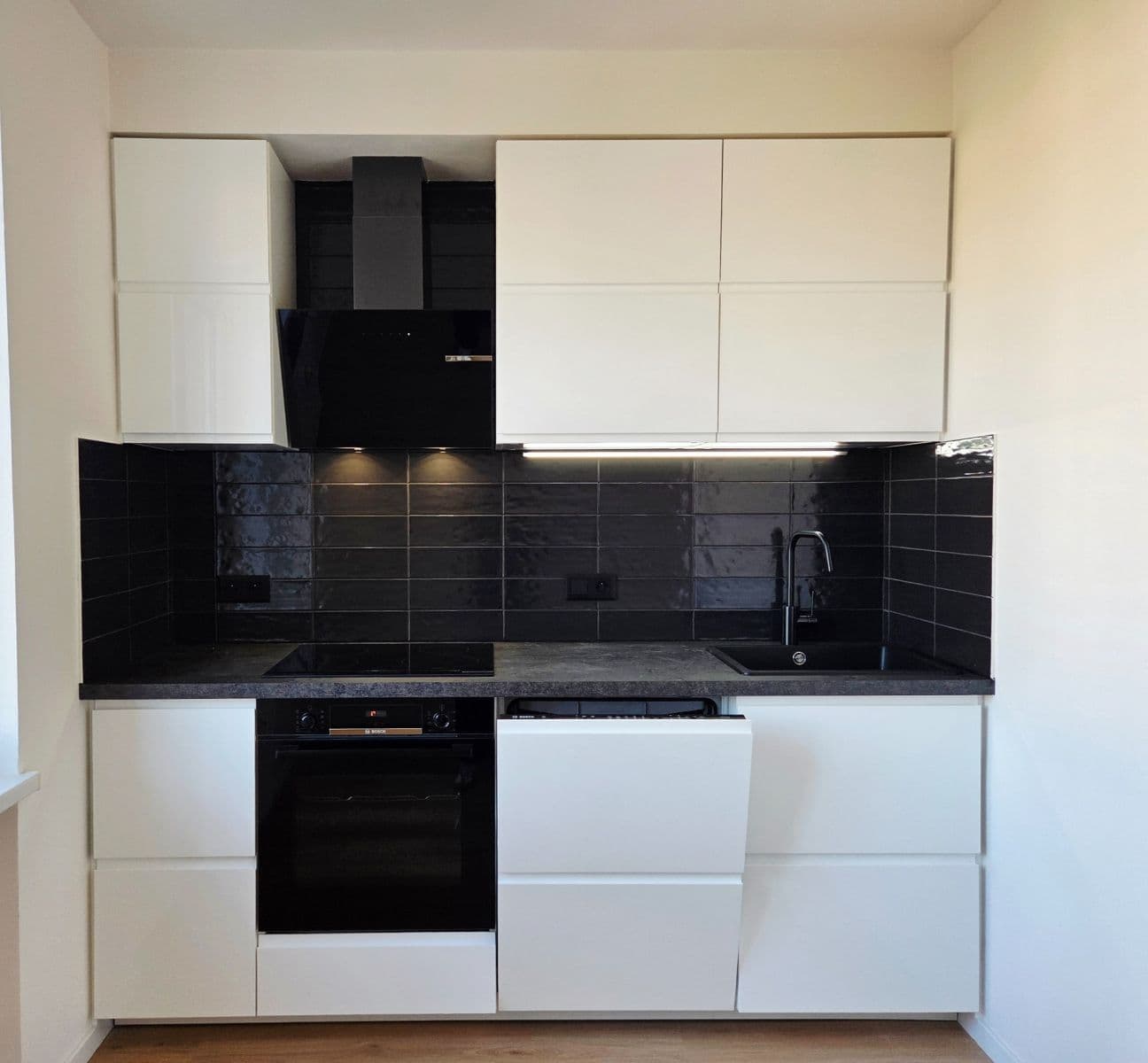 Prodej bytu 2+1 53 m², Hartigova, Praha, Praha Prodej bytu 2+1 53 m², Hartigova, Praha, Praha