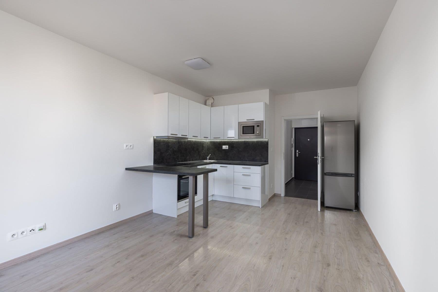 Pronájem bytu 1+kk 31 m², Škrábkových, Praha, Praha Pronájem bytu 1+kk 31 m², Škrábkových, Praha, Praha