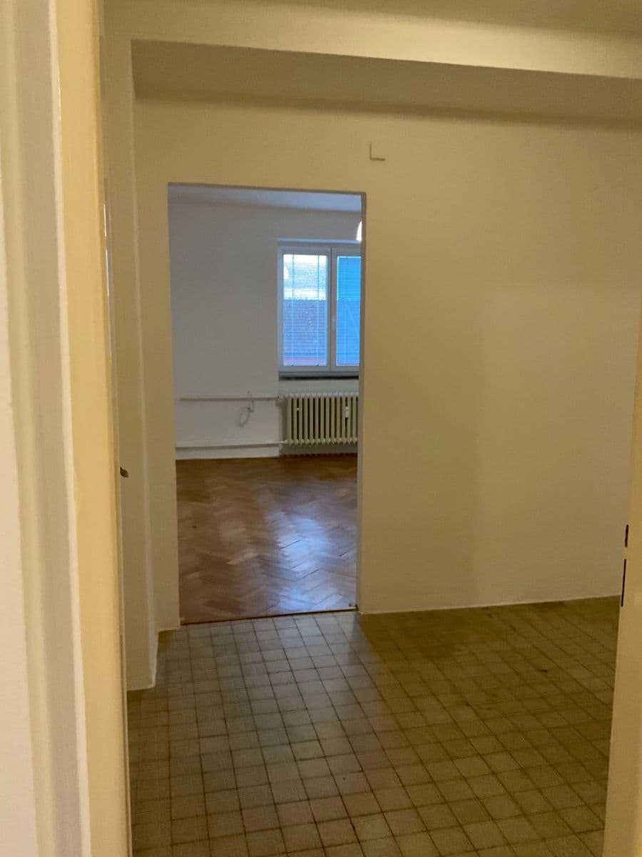 Pronájem bytu 3+1 84 m², Jilemnického, Pardubice, Pardubický kraj Pronájem bytu 3+1 84 m², Jilemnického, Pardubice, Pardubický kraj